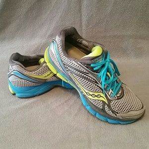 Saucony Triumph 9 Power-Grid running shoes